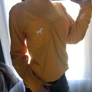 VS PINK Long Sleeve Campus Tee💛